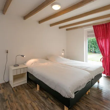 Beautifully Designed Farmhouse Near Forest In בית נופש *
