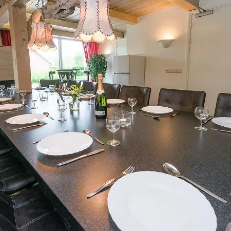 Beautifully Designed Farmhouse Near Forest In * אלטן