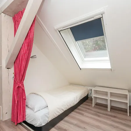 Beautifully Designed Farmhouse Near Forest In בית נופש *