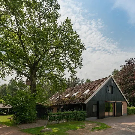 Beautifully Designed Farmhouse Near Forest In בית נופש אלטן
